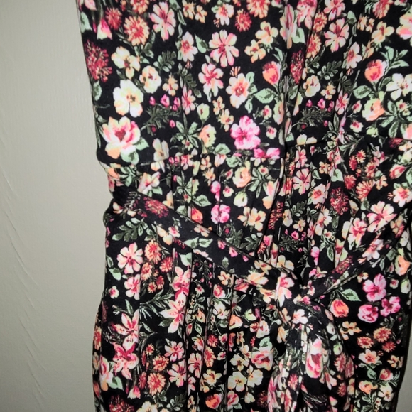 NWT ROMPER! - Picture 4 of 5